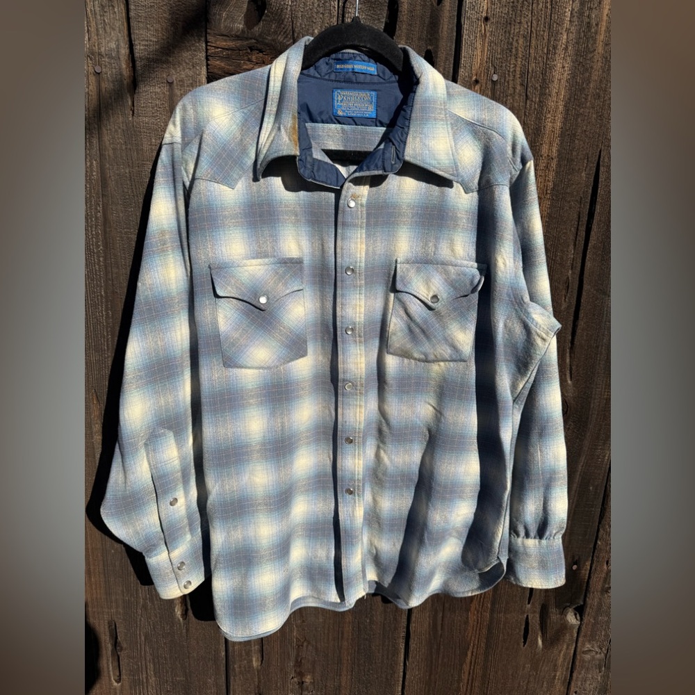Vintage Pendleton Blue & Gray Plaid Long Sleeve Pearl Snap Button Up Wool Shirt
